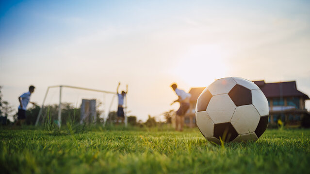 2023年FIFA金球奖颁奖典礼亮点与法国足球赛事回顾
